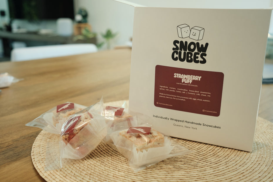 Strawberry Puff Snowcubes — box front with wrapped cubes